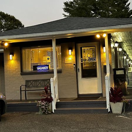 Bea'S Parkway Inn Mount Airy Exterior photo